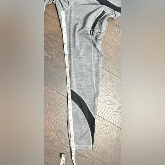 Lululemon Inspire Tight II Gray /Black zip Pockets Mesh Panels Womens - Picture 3 of 8